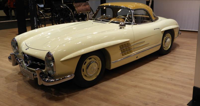 W198 Mercedes-Benz 300 SL Roadster Hardtop sports car (1959)