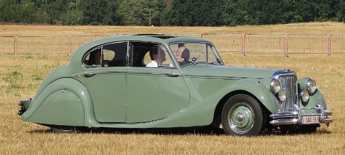 1948 Jaguar Mark V available as a 2½ and 3½ Litre.  Photo credit https://commons.wikimedia.org/wiki/User:Charles01